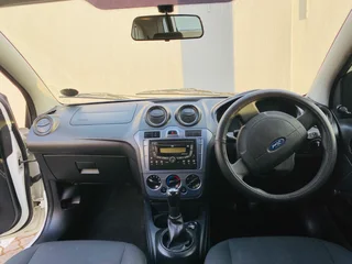 2015 Ford Figo Hatchback