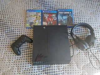 PS4 one Controller 3 x Games