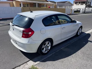 2009 BMW 118i E81