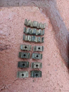 Vw golf 1/caddy used oem fuel/brake line clips