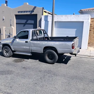 Toyota hilux 2.7 lwb