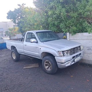 Toyota hilux 2.7 petrol engine