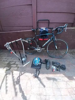 Merida Scultura 300 road bike & accessories