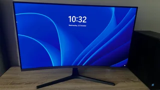 Samsung 32” curved monitorHP desktop Microsoft keyboard Microsoft mouse