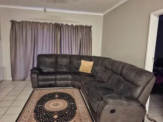 Grafton Everest Lounge Suite