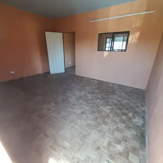 One Bedroom Lounge Kitchen Toilet Bathroom Own Entrance and Yard Fully Secured R3200 Everest heigh