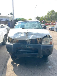 Stripping Nissan NP300 YD25 For Spares