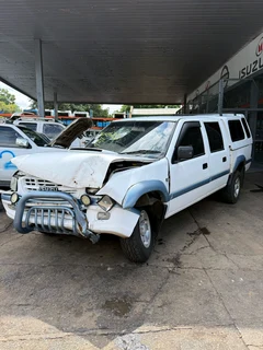 Stripping Isuzu 2000-04 KB300 For Spares