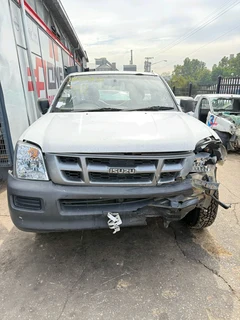 Stripping Isuzu KB250 Fleetside For Spares