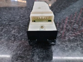Toyota Hilux KZTE 1997-05 Window Switch