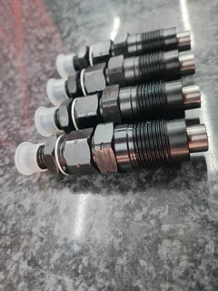 Mitsubishi 4M40 2.8 Injectors New