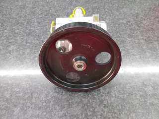 Nissan NP200 1.6 K7M Power Steering Pump