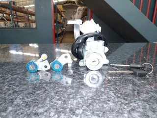 Isuzu 2004-13 Ignition And Barrel Set