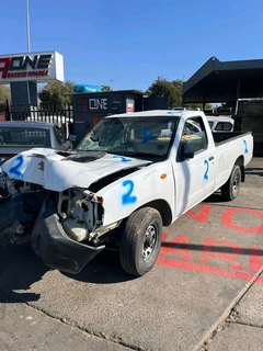 Now Stripping Nissan NP300 YD25