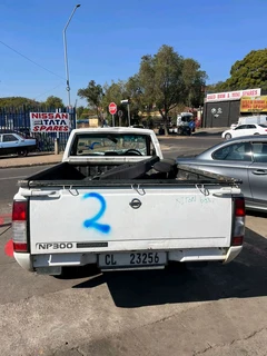 Now Stripping Nissan NP300 YD25