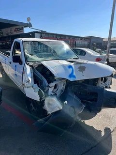 Now Stripping Nissan NP300 YD25