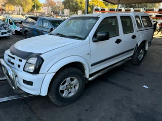 Now Stripping Isuzu KB250 Double Cab