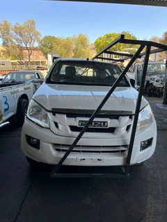 Stripping Isuzu KB240 2014 For Spares