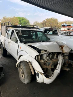 Stripping Nissan Hardbody KA24 For Spares