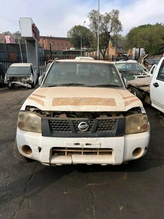 Stripping Nissan Hardbody KA24 For Spares
