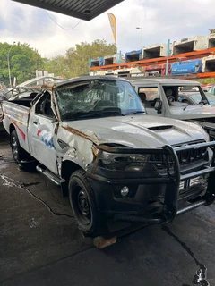 Stripping Mahindra Scorpio S4 For Spares