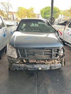 Stripping Isuzu KB250 Dteq For Spares