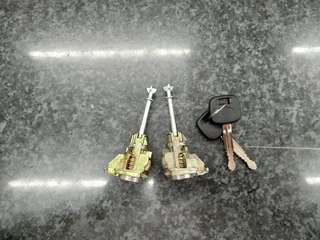 Hilux D4D/VVTI Door Barrel Set New