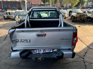 Stripping Isuzu KB300 Dteq For Spares