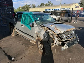 Stripping Isuzu KB300 Dteq For Spares
