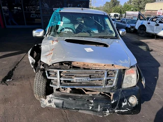 Stripping Isuzu KB300 Dteq For Spares