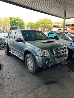 Stripping Isuzu 3L Dteq KB300 For Spares