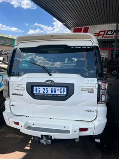 Stripping Mahindra Scorpio S10 SUV 4x4 For Spares