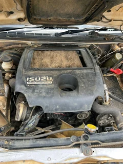 Stripping Isuzu KB300 Dteq For Spares