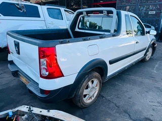 Stripping Nissan NP200 1.5 For Spares