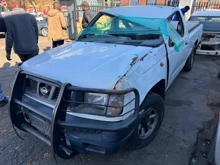 Stripping Nissan Hardbody KA24 12V For Spares
