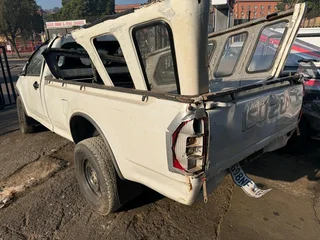 Stripping Isuzu KB250 Dteq For Spares