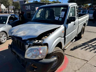 Stripping Mahindra Scorpio 2.5 For Spares