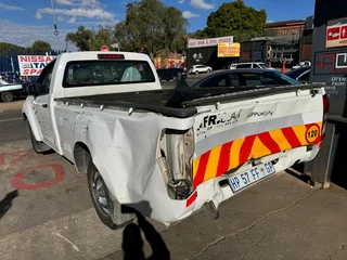 Stripping Isuzu KB250 Dmax For Spares