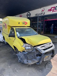Stripping Isuzu Dmax KB250 For Spares