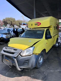 Stripping Isuzu Dmax KB250 For Spares