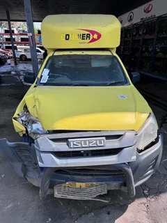 Stripping Isuzu Dmax KB250 For Spares