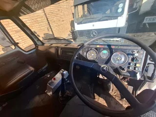 1994 Mercedes-Benz 1933 single diff