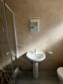 Modern &amp; Secure 1-Bedroom Cottage in Darrenwood