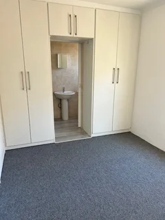 Modern &amp; Secure 1-Bedroom Cottage in Darrenwood