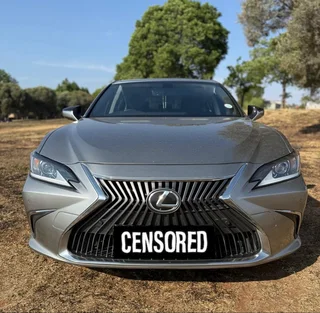 2020 LEXUS ES250 EX Auto | Fully Loaded | Low Mileage — 80,000km