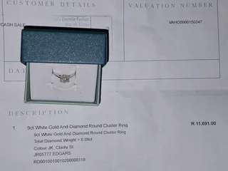 9ct white gold and diamond round cluster ring