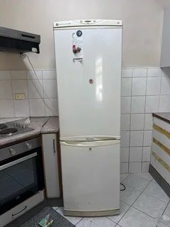 LG No-Frost Fridge / Freezer