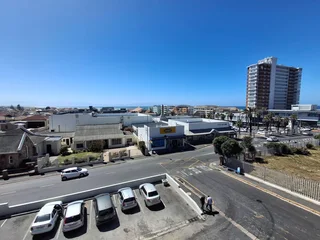 3 Bedroom Apartment / Flat to Rent in Muizenberg