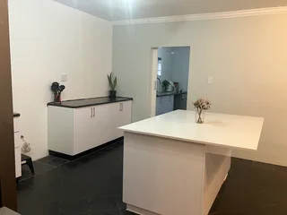 4 BED 3 BATH &#43; FLAT (R9,000 INCOME) - WESTVILLE