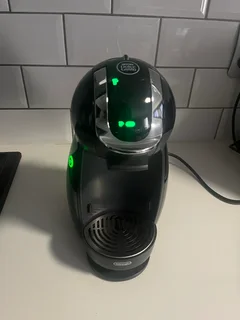 Nescafé Dolce Gusto DeLonghi Coffee Machine